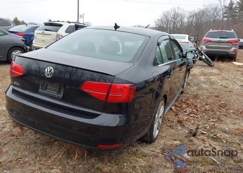 2015 Volkswagen Jetta Gli z USA, uszkodzony, nr VIN 3VW4T7AJ5FM402530